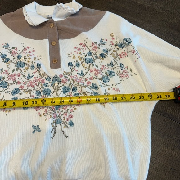 Teddi White‎ and Brown Collar Sweater - Picture 7 of 7